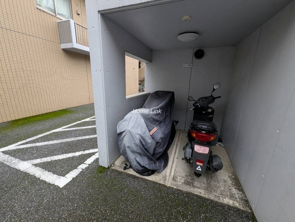 ベルハイム小竹向原　バイク置き場